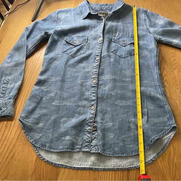 Rails Emmett Blue Camo Chambray Button Down Top Small EUC - Picture 10 of 12
